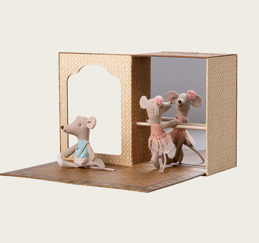Maileg – Ballet Mice in dance studio
