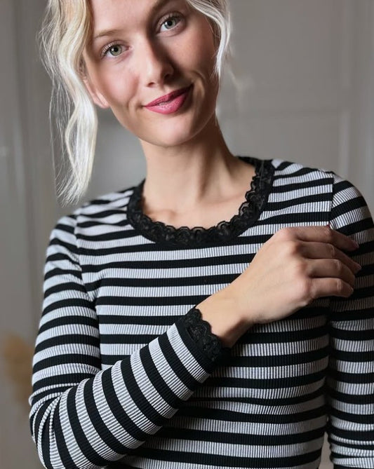 Síðerma bolir með blúndu - Black/White