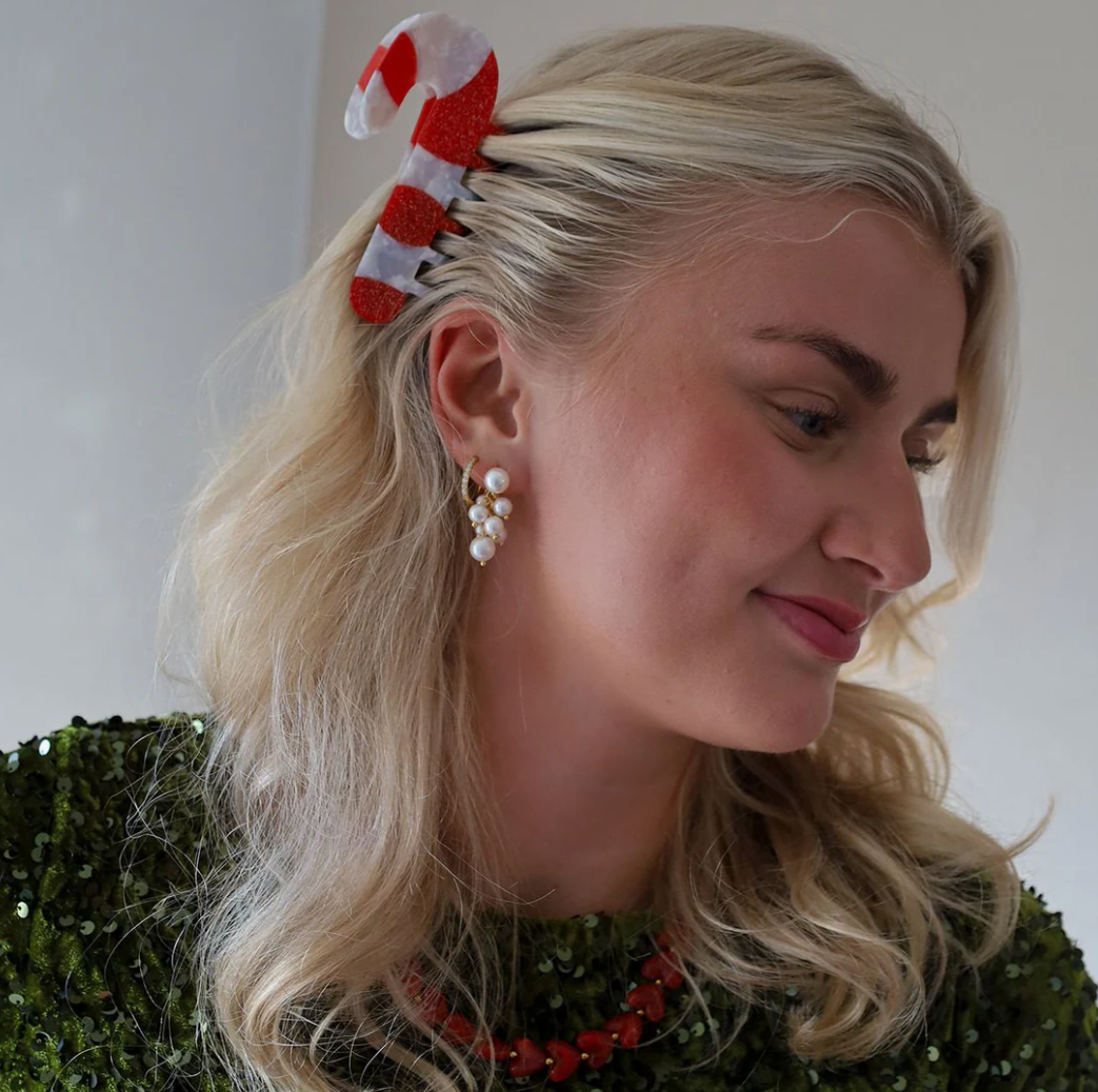 By Stær - HÁRKLEMMUR Í SKÓINN