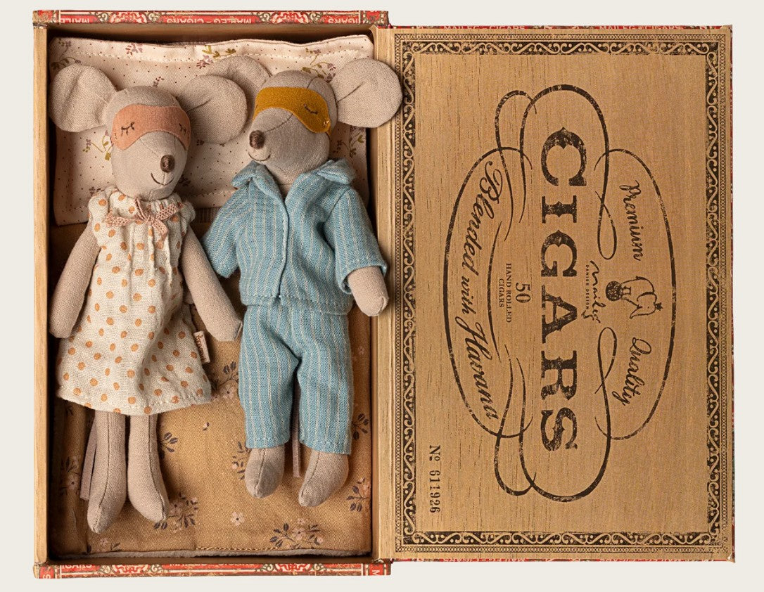 Maileg – Mum and Dad mice in Cigarbox