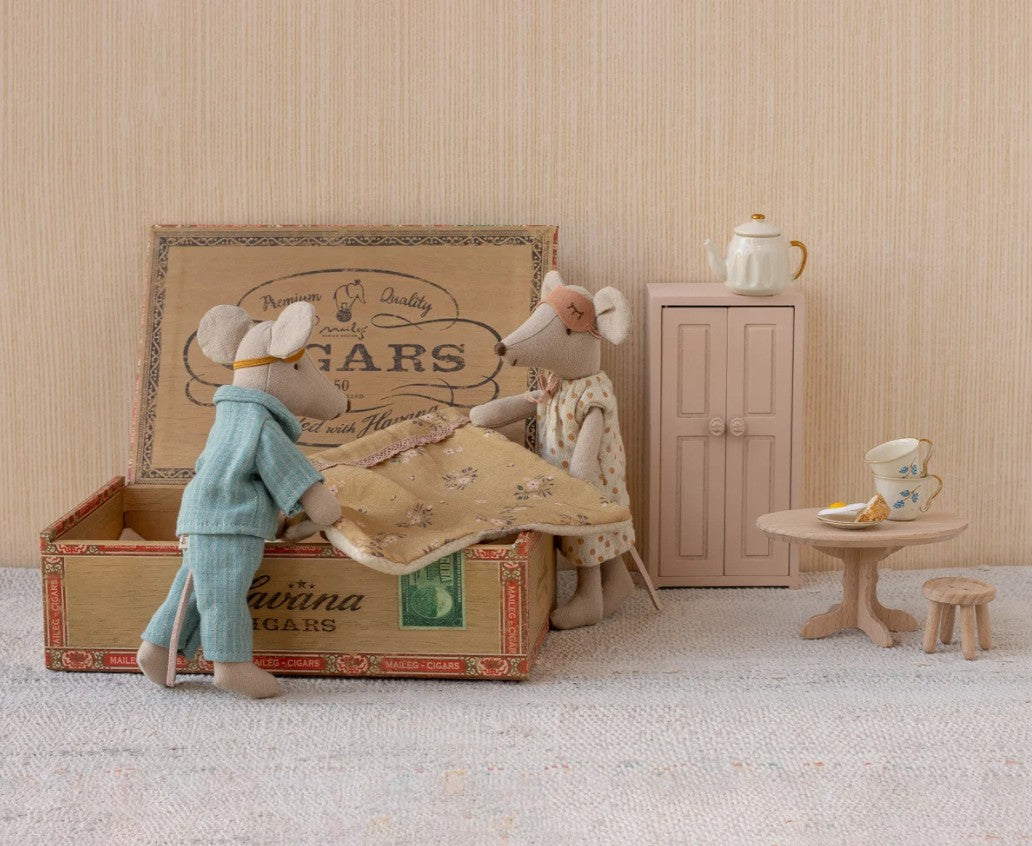 Maileg – Mum and Dad mice in Cigarbox