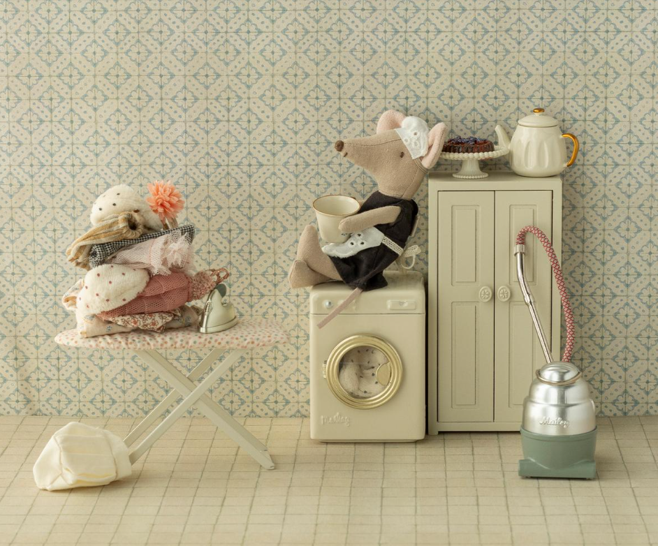 Maileg – Iron and ironing board