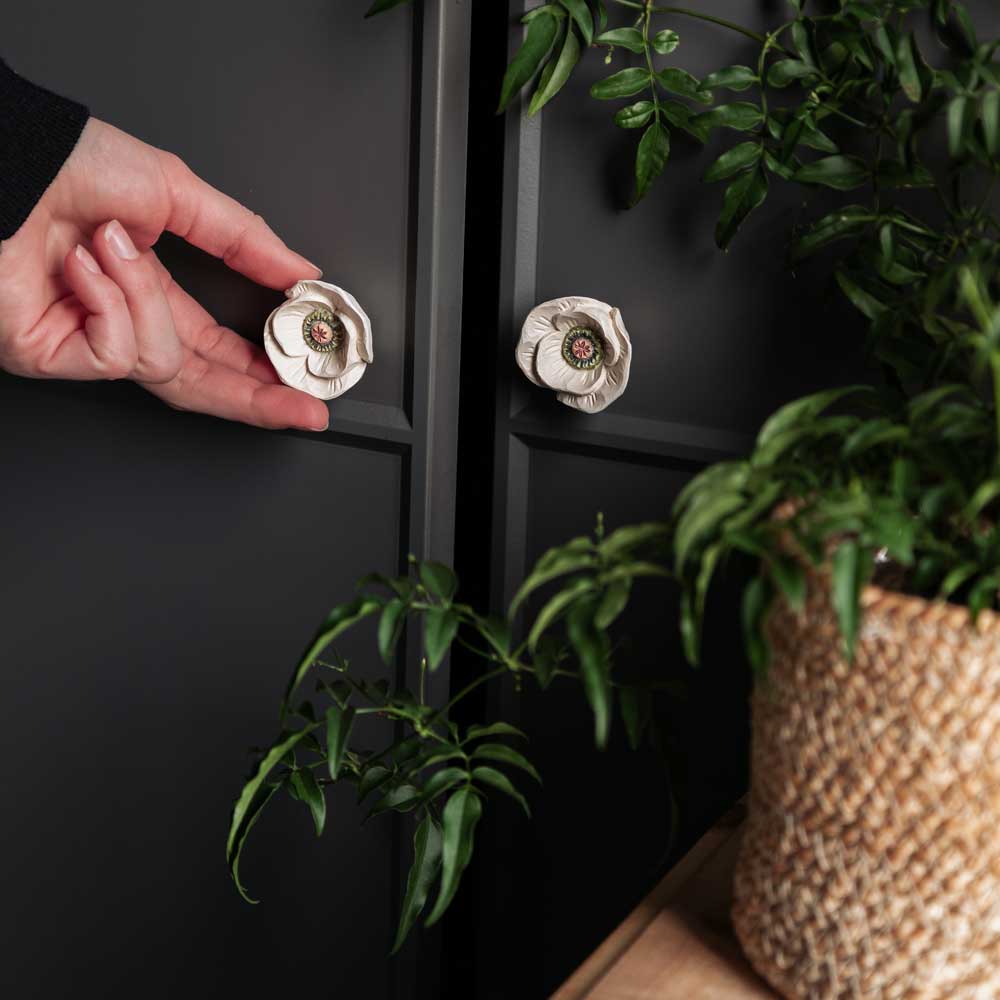 Cabinet Knob - White Poppy