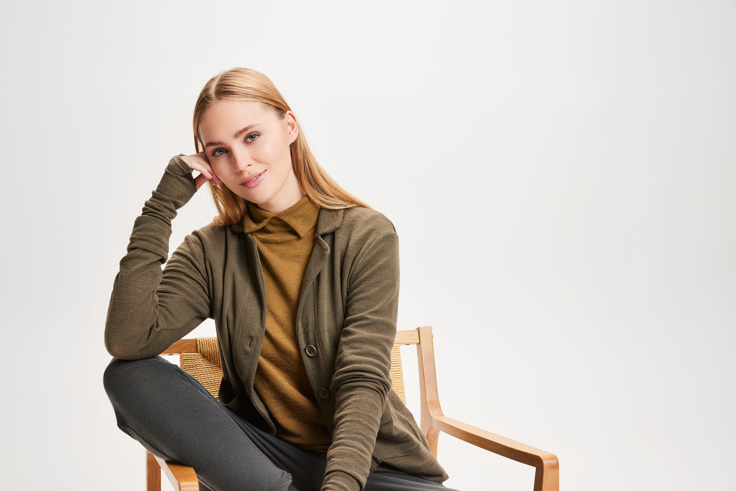 by basics (8014) – Merino Jakki - Earth Red